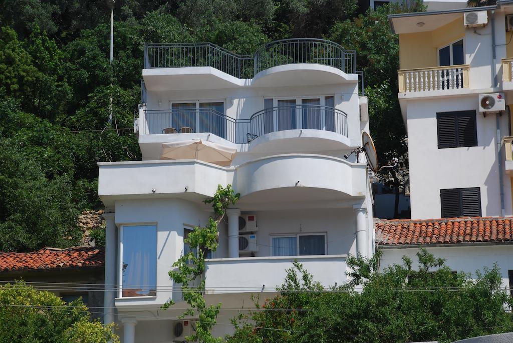 Apartments Ismy Ulcinj Exterior photo