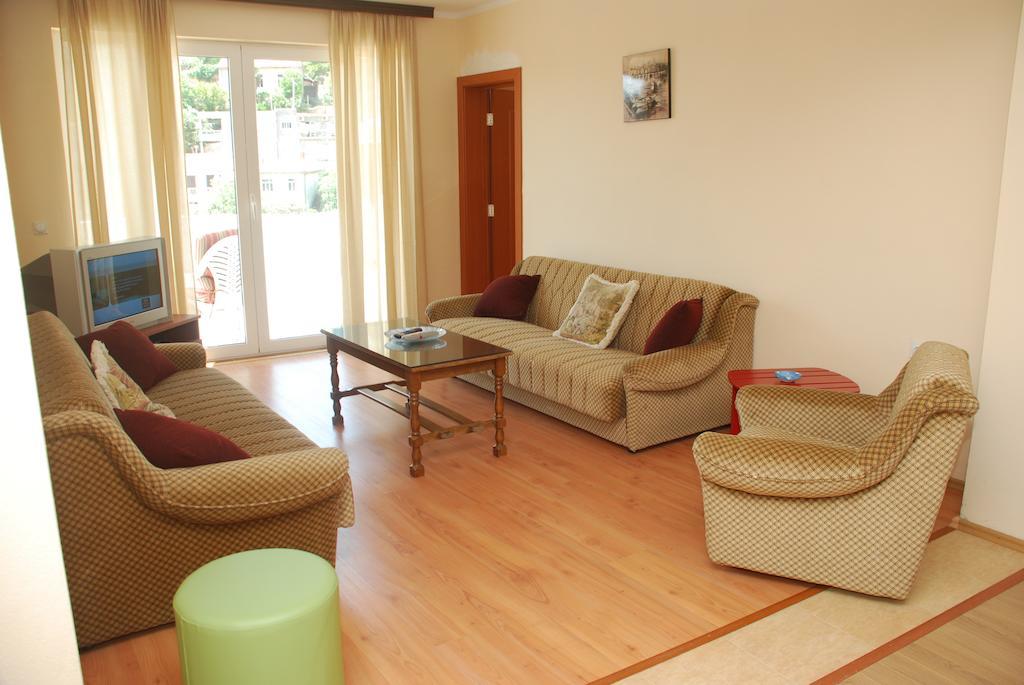 Apartments Ismy Ulcinj Exterior photo